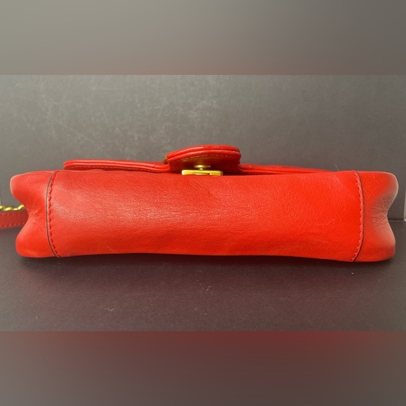 Gucci GG Marmont shoulder bag in deep red matelassé chevron nappa leather. - Picture 15 of 17